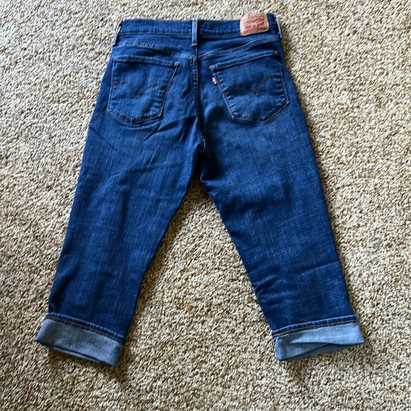 Levi’s 311 Shaping Skinny Capri - Picture 2 of 5